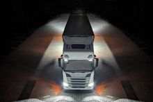 La sécurité et le confort avant tout : les feux de manœuvre à LED font désormais partie des équipements indispensables pour l'éclairage des camions.